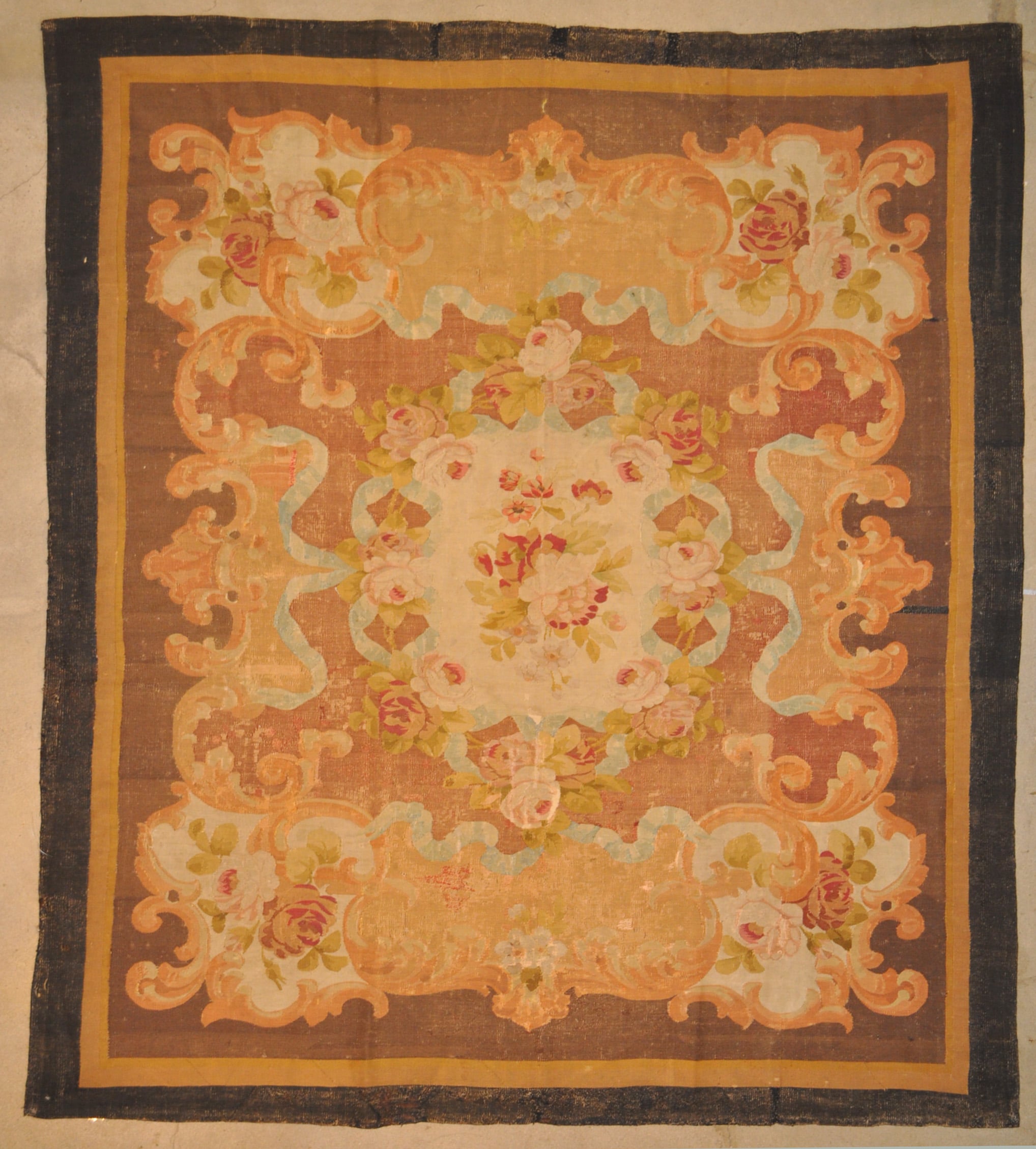32422 Antique French Aubusson