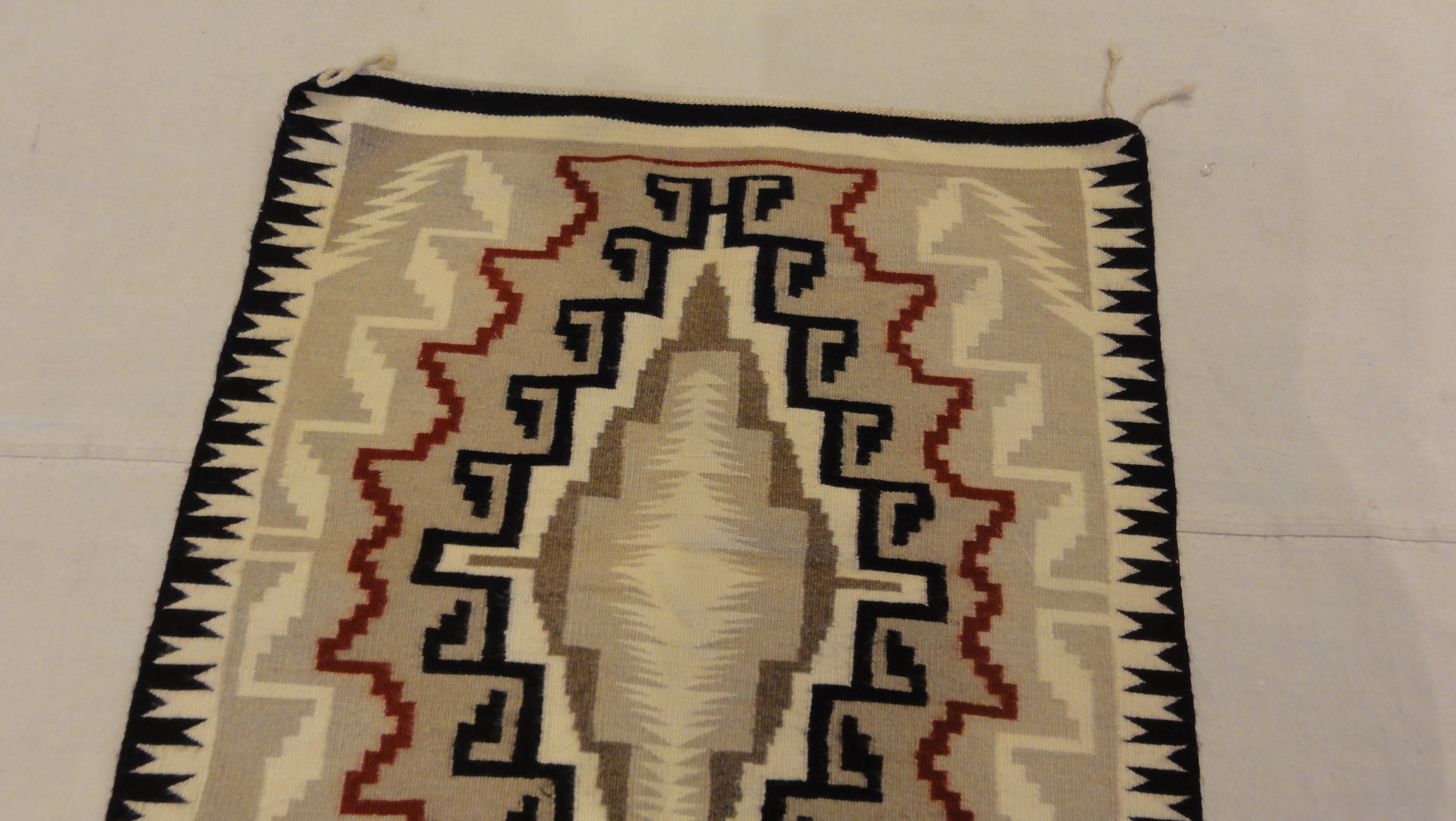 34675 Navajo Rug