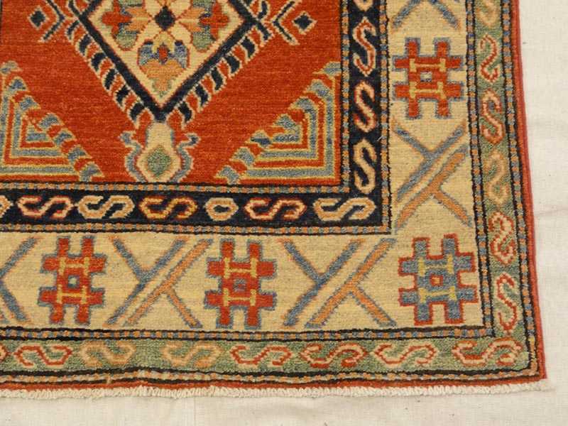 Fine Kazak Rug 32553