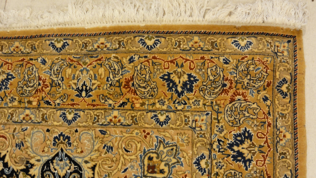 Antique Nain Rug 34640