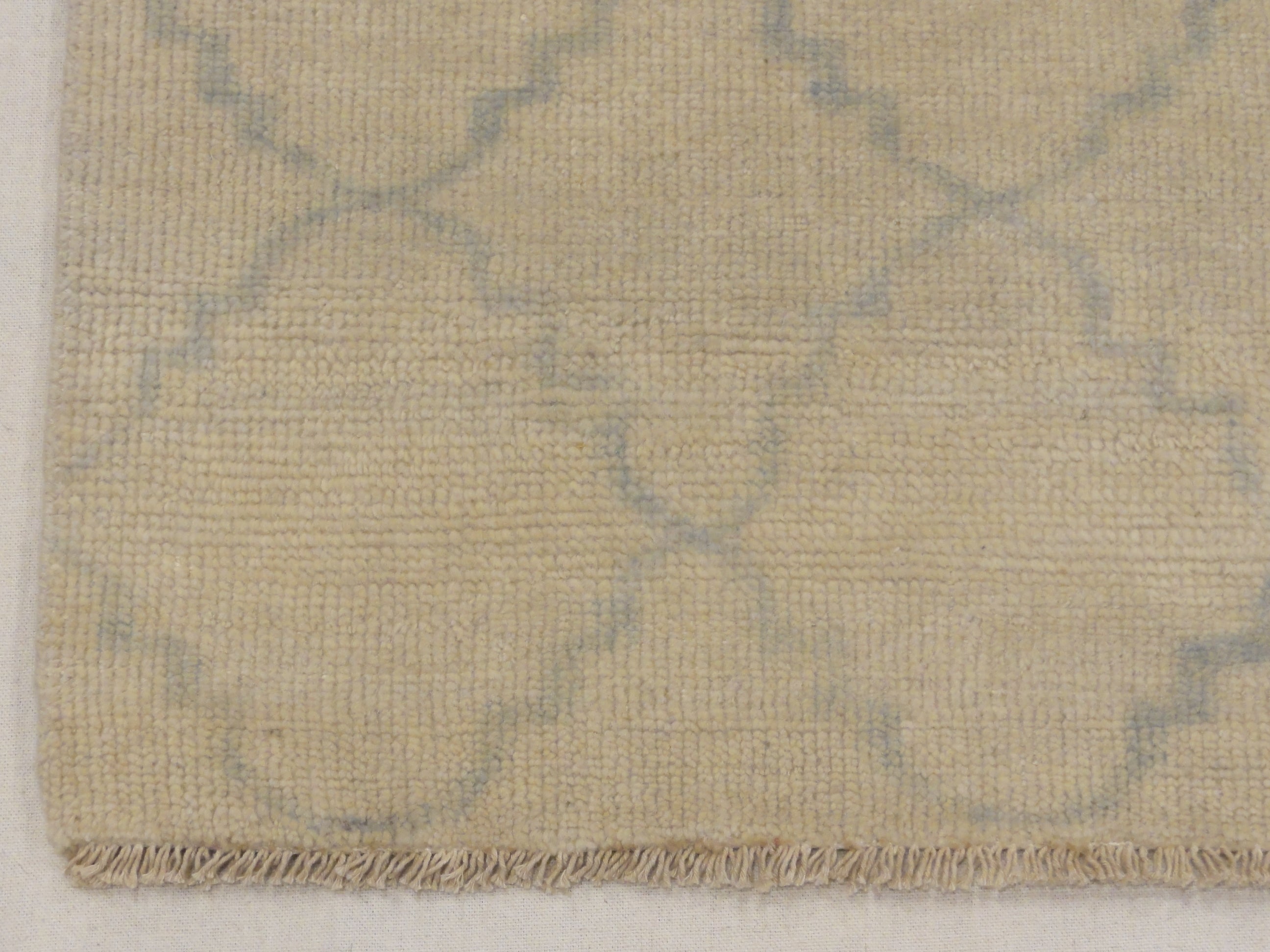 30473 Blue and Beige Fine Modern Trellised Rug