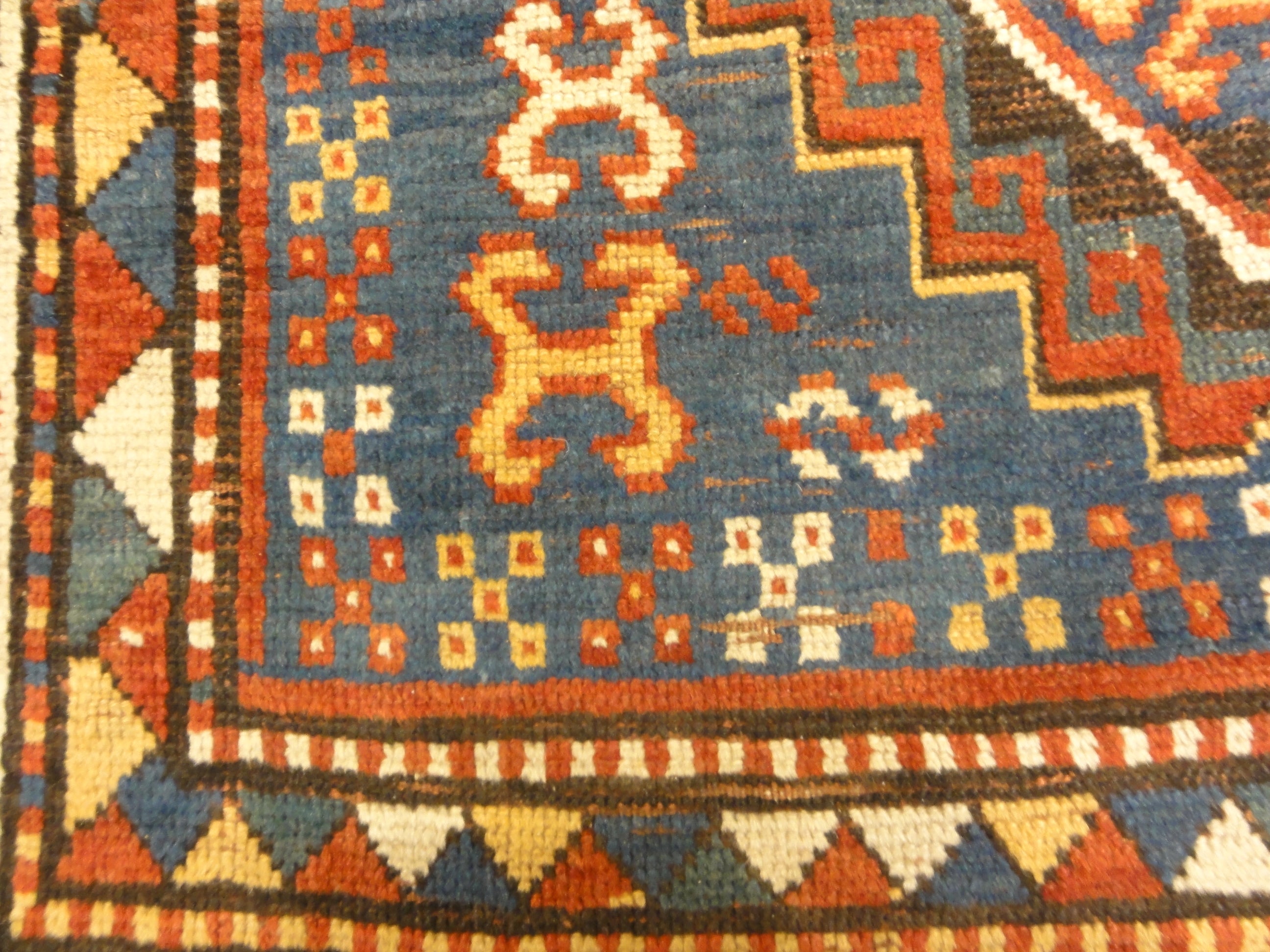 Good Quality Antique Kazak Rug from 19th Century 30488