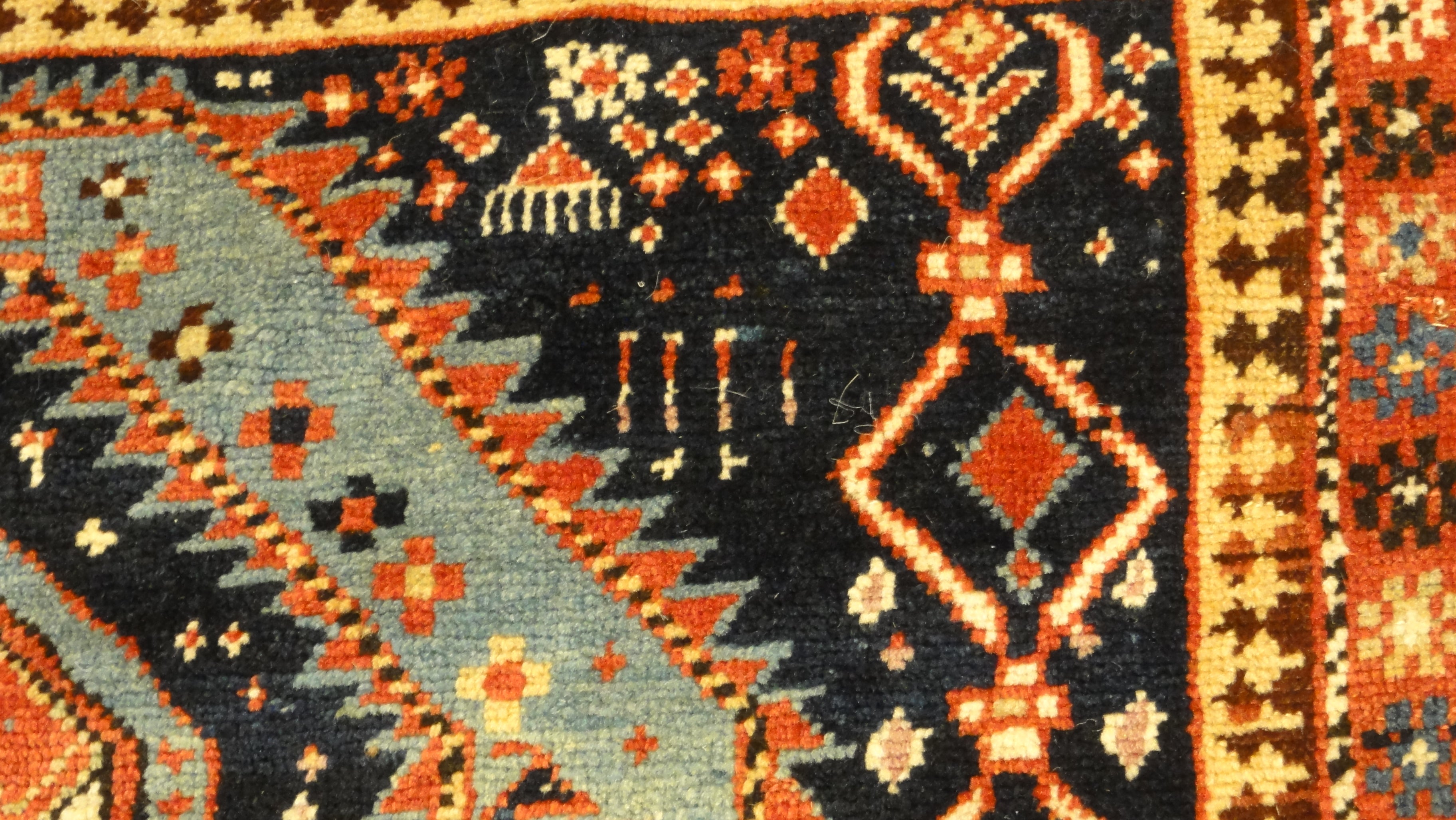 Antique Daghestan Rug 34669