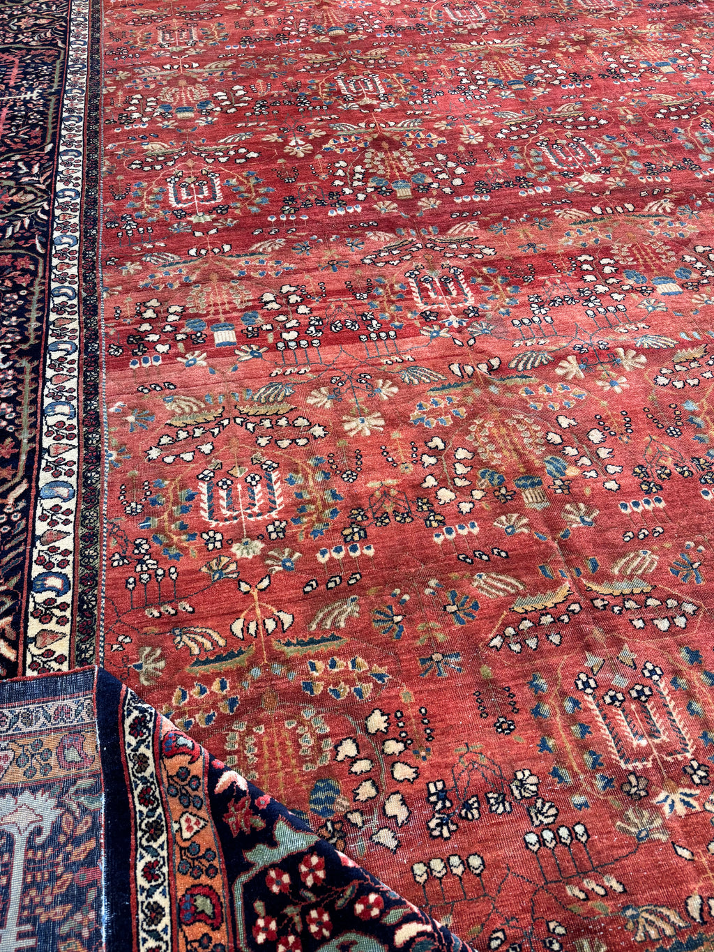 33258 Antique Sarouk Farahan in perfect condition