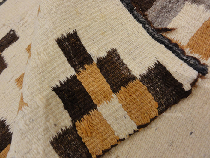 28499 Antique Native Navajo Rug