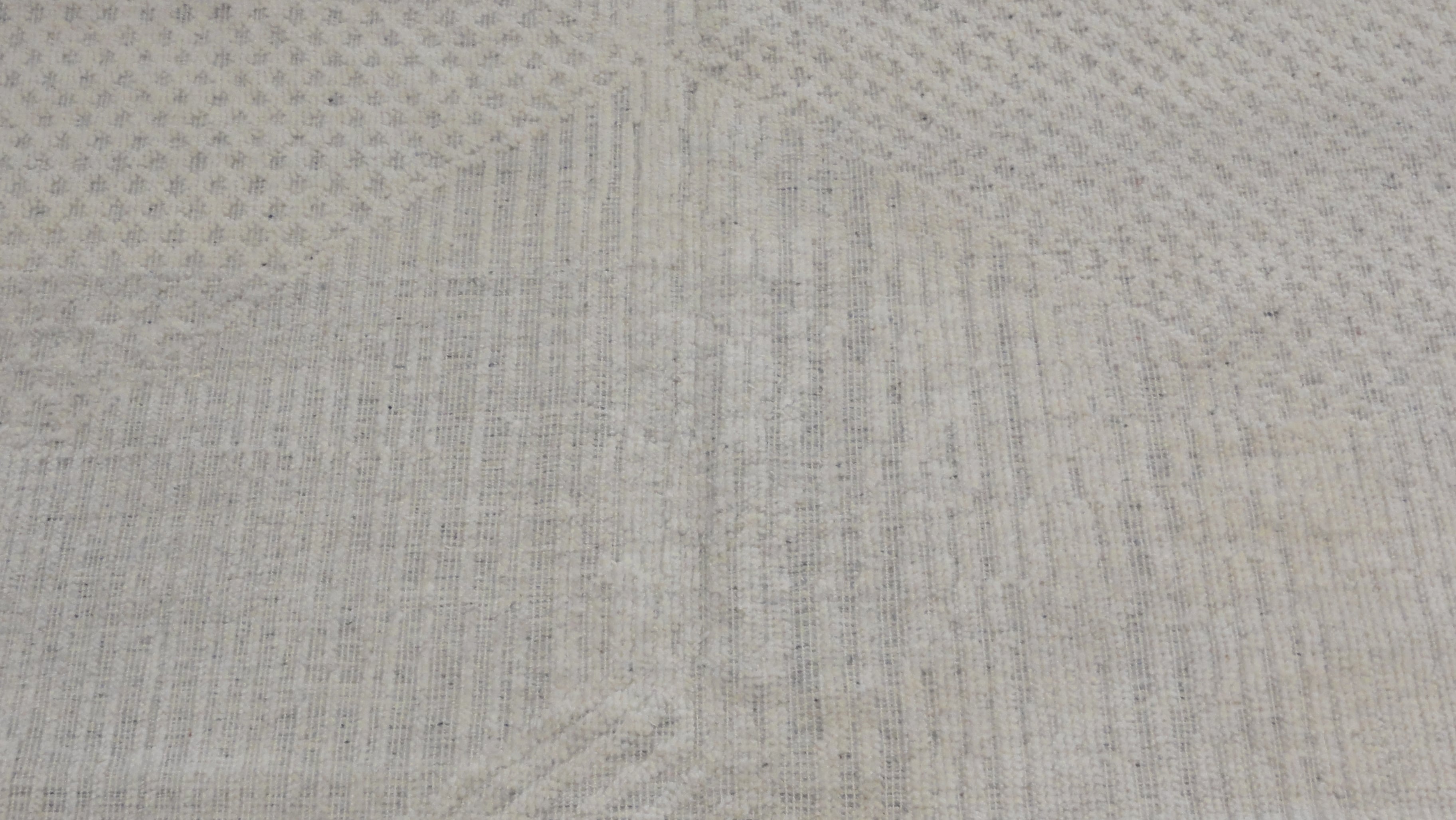 34192 Modern Ivory Rug