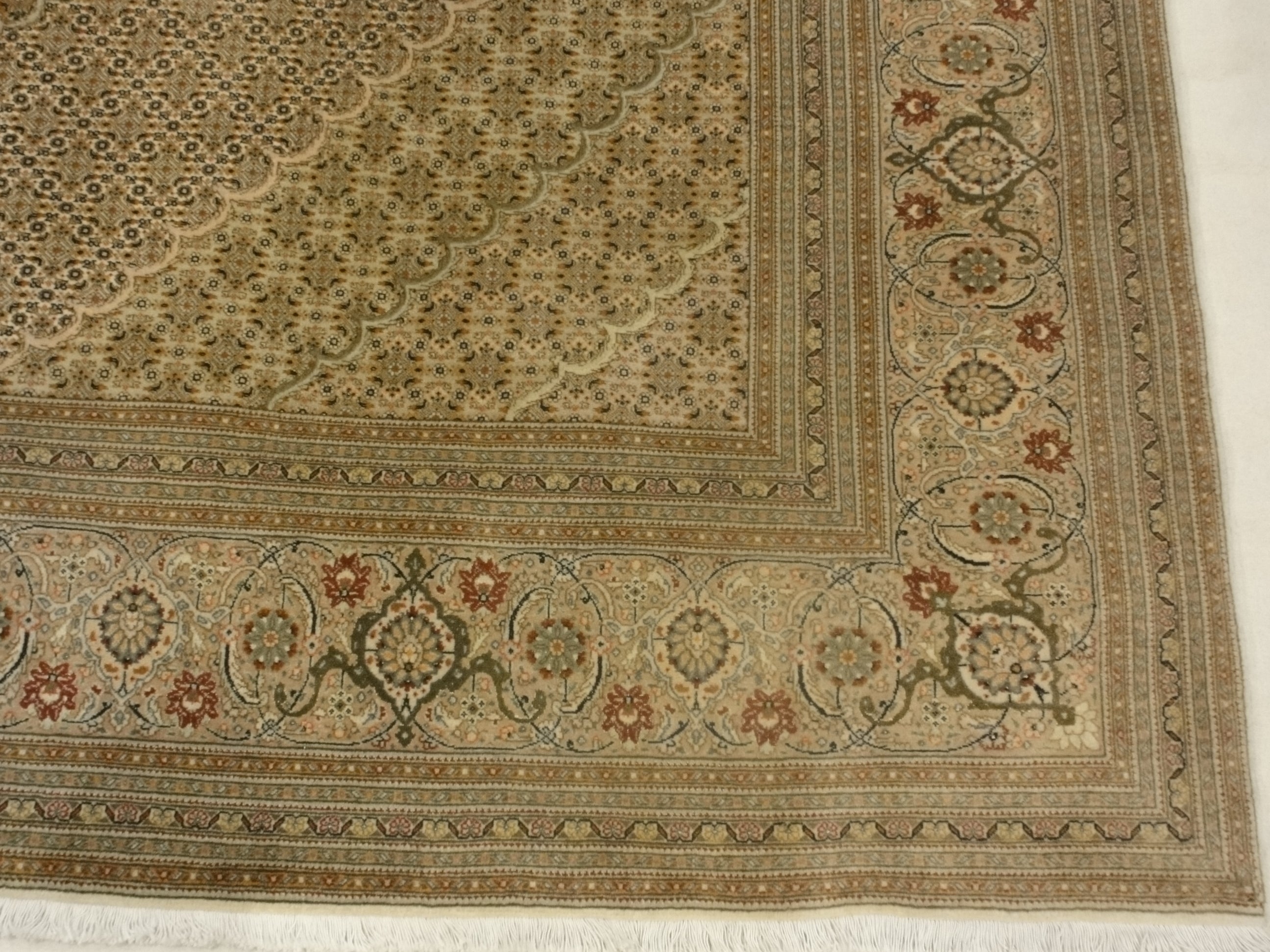 Fine Tabriz Mahi Rug 30344