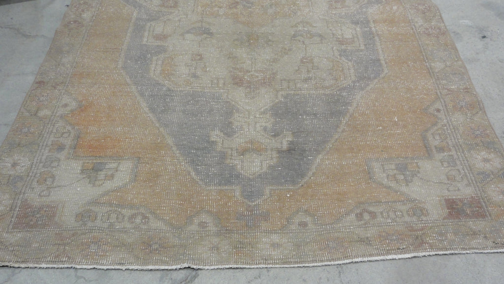 34136 Antique Oushak