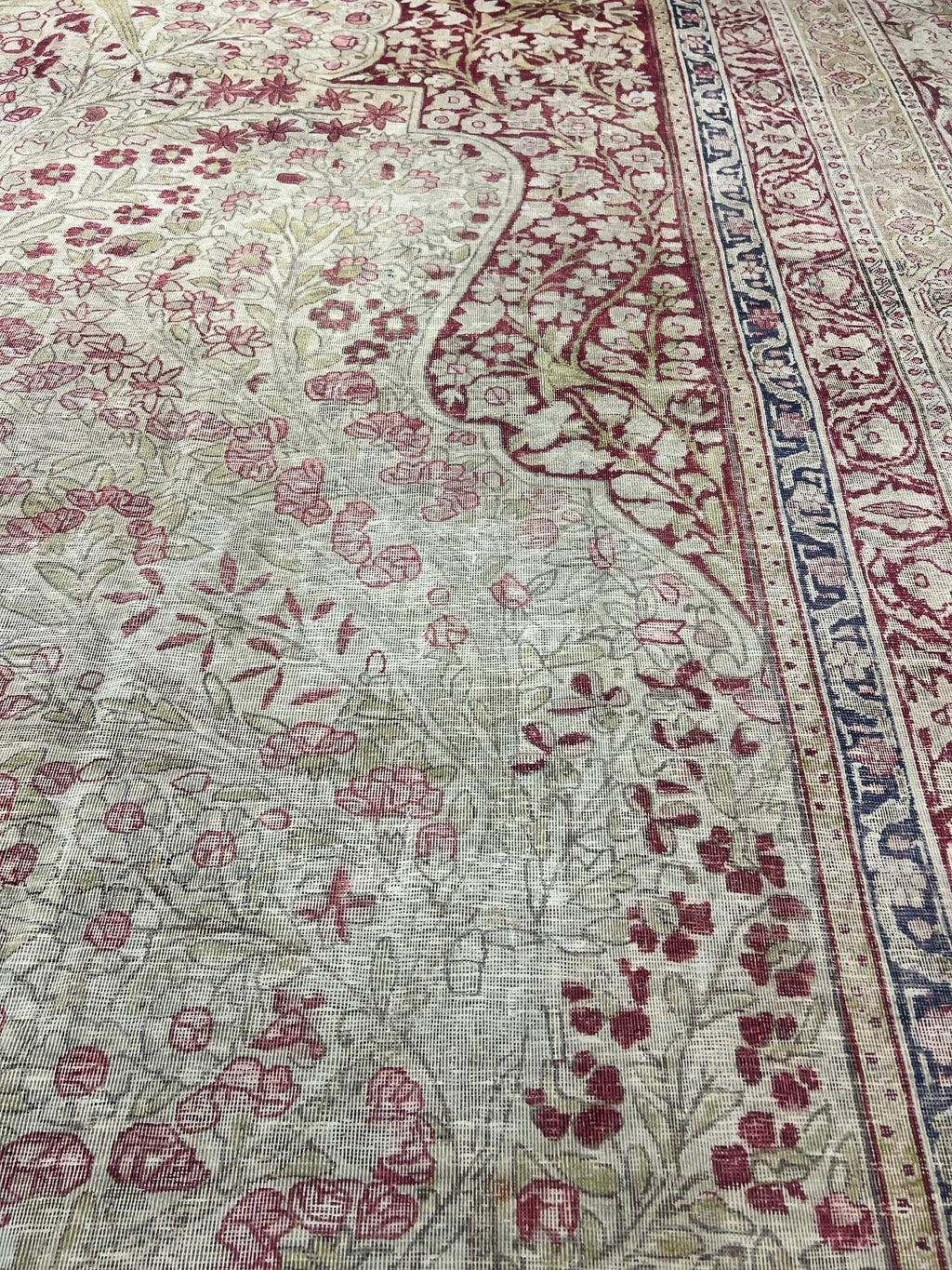 28328 Antique unique Kermanshah with the largest meditation design woven ca.1860