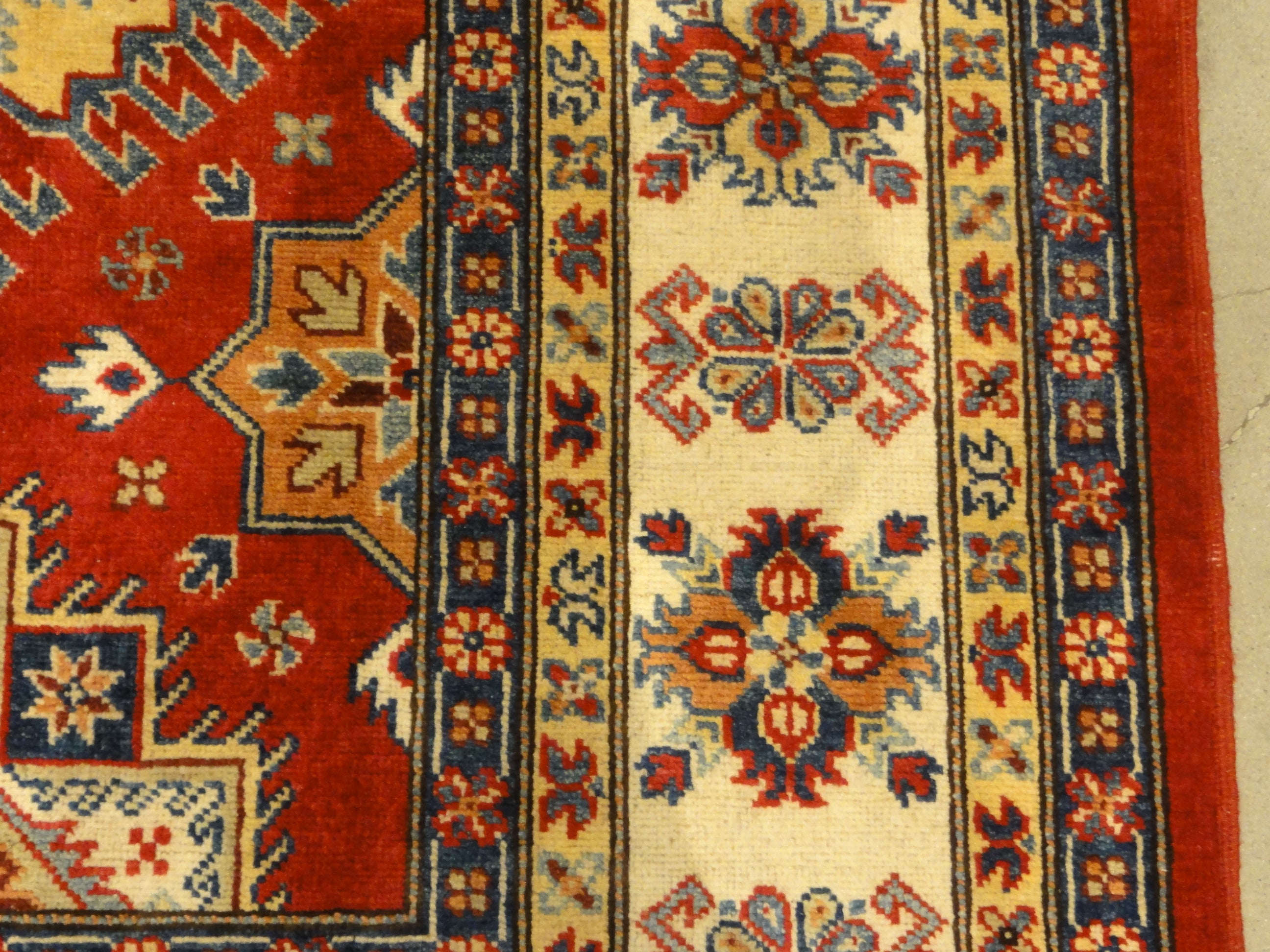 33213 Kazak Rug