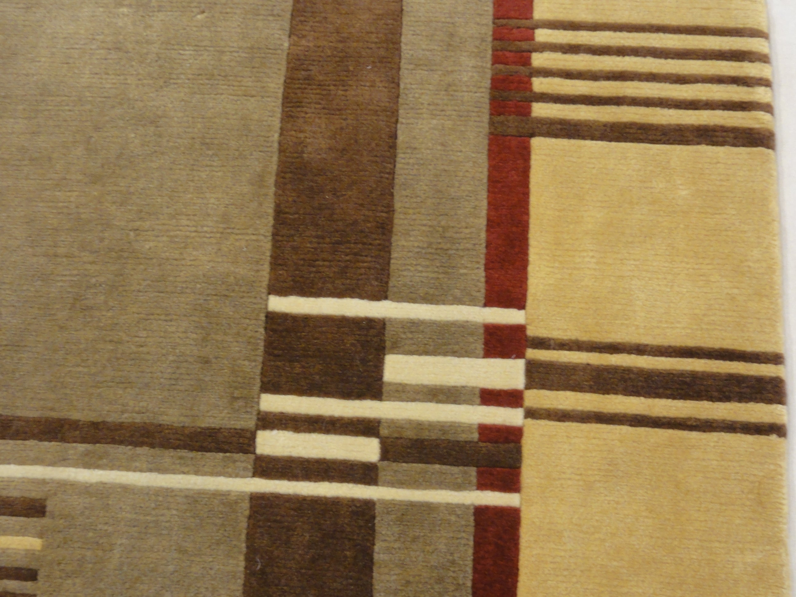 32785  Modern Tibetan Rug