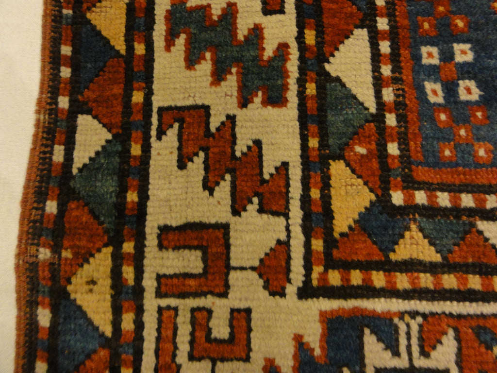 Good Quality Antique Kazak Rug from 19th Century 30488