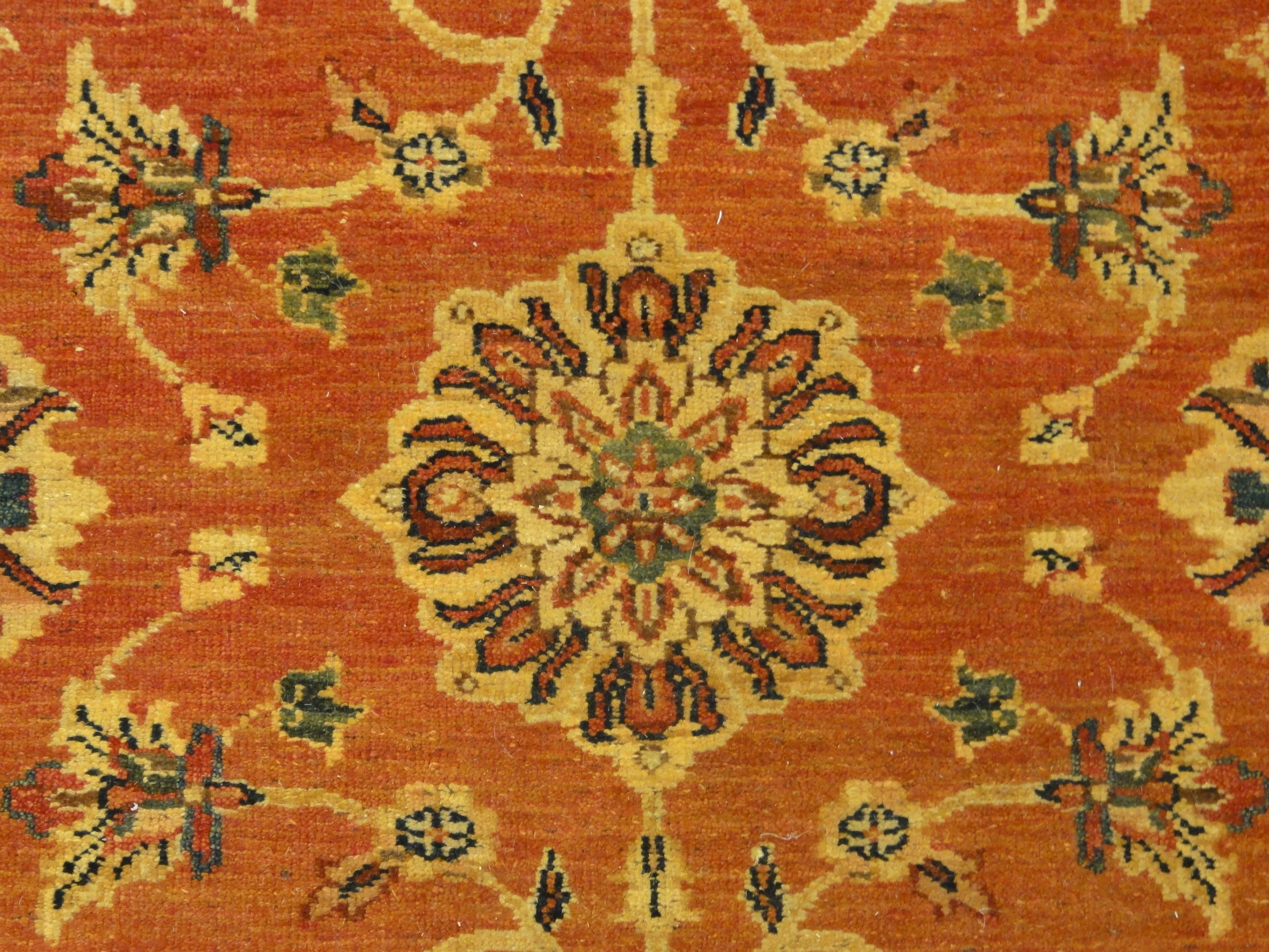 32920 Finest Isphahan Rug