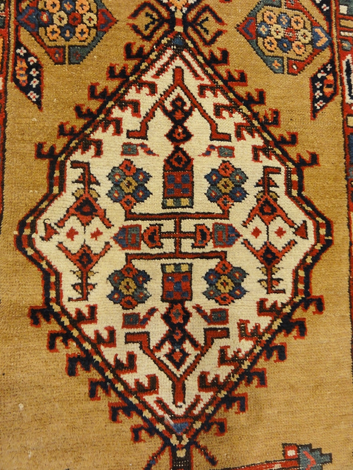 Antique Sarouk runner | Rugs & More | Oriental Carpets
