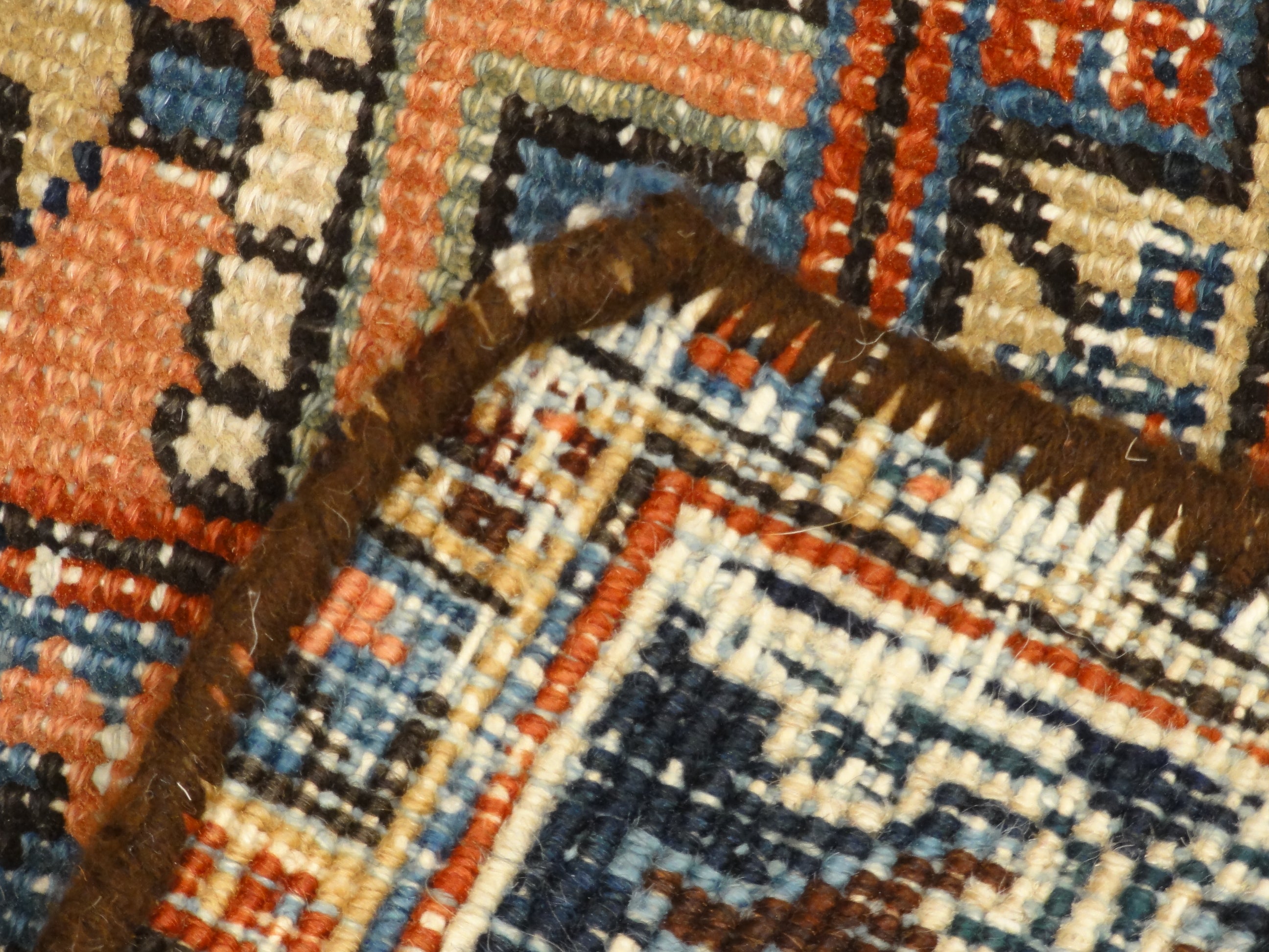 34973 Antique Heriz Rug