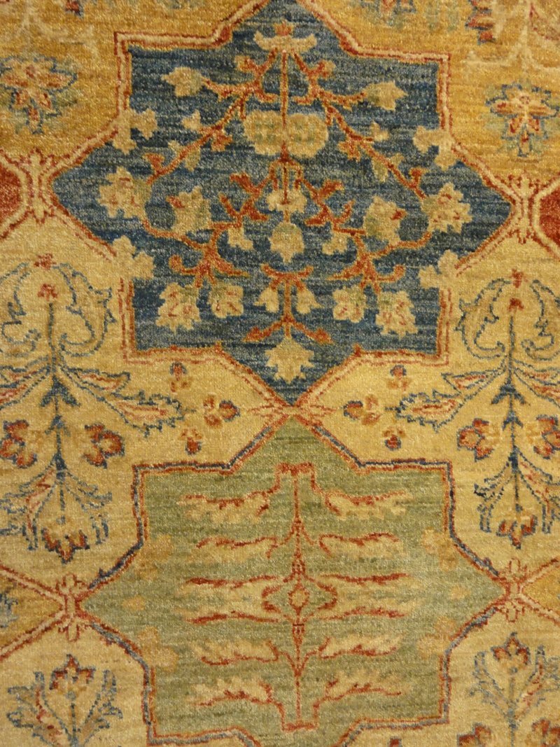 35492 Fine Tabriz Rug