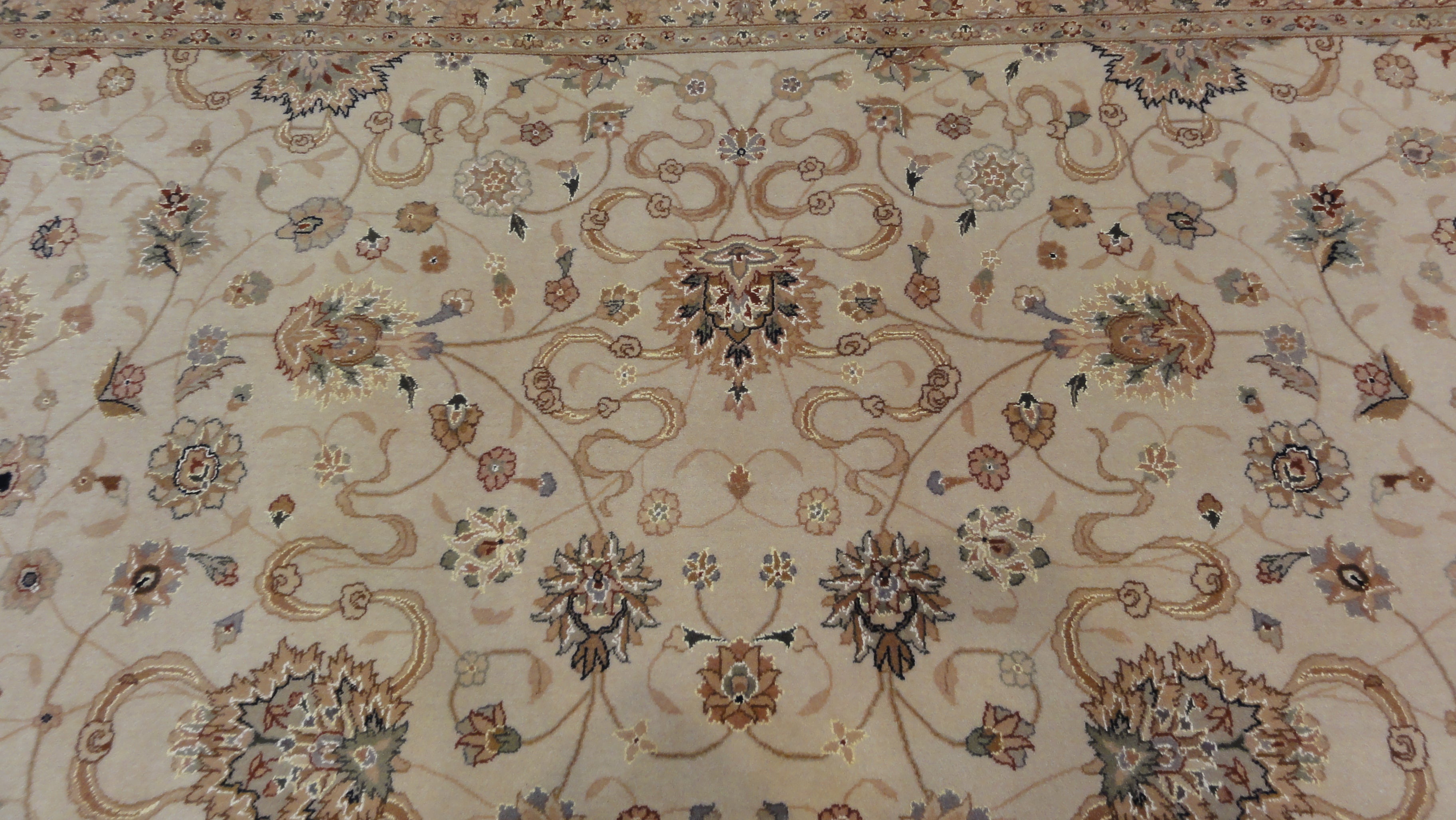 Fine Tabriz Rug 34180