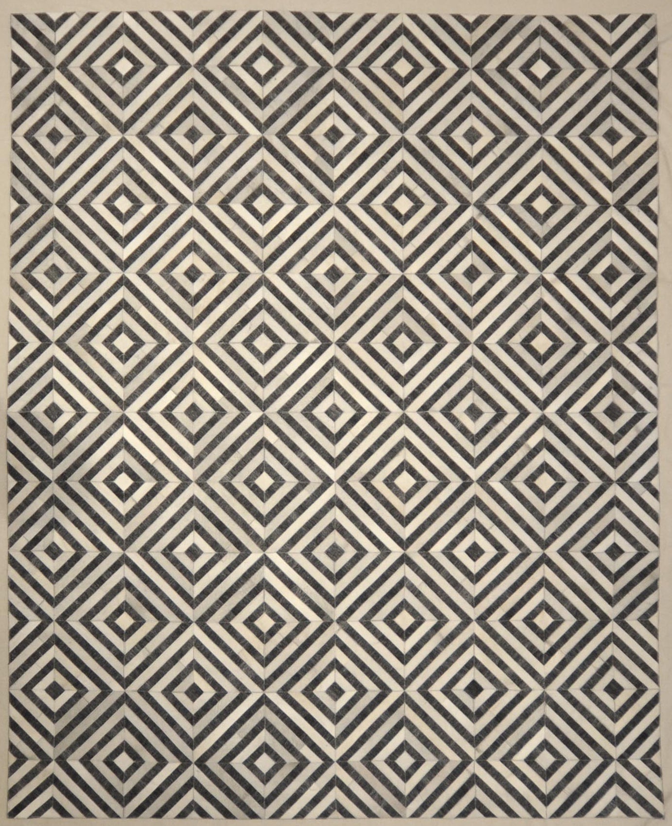 Modern Charcoal Ivory Rug 33002