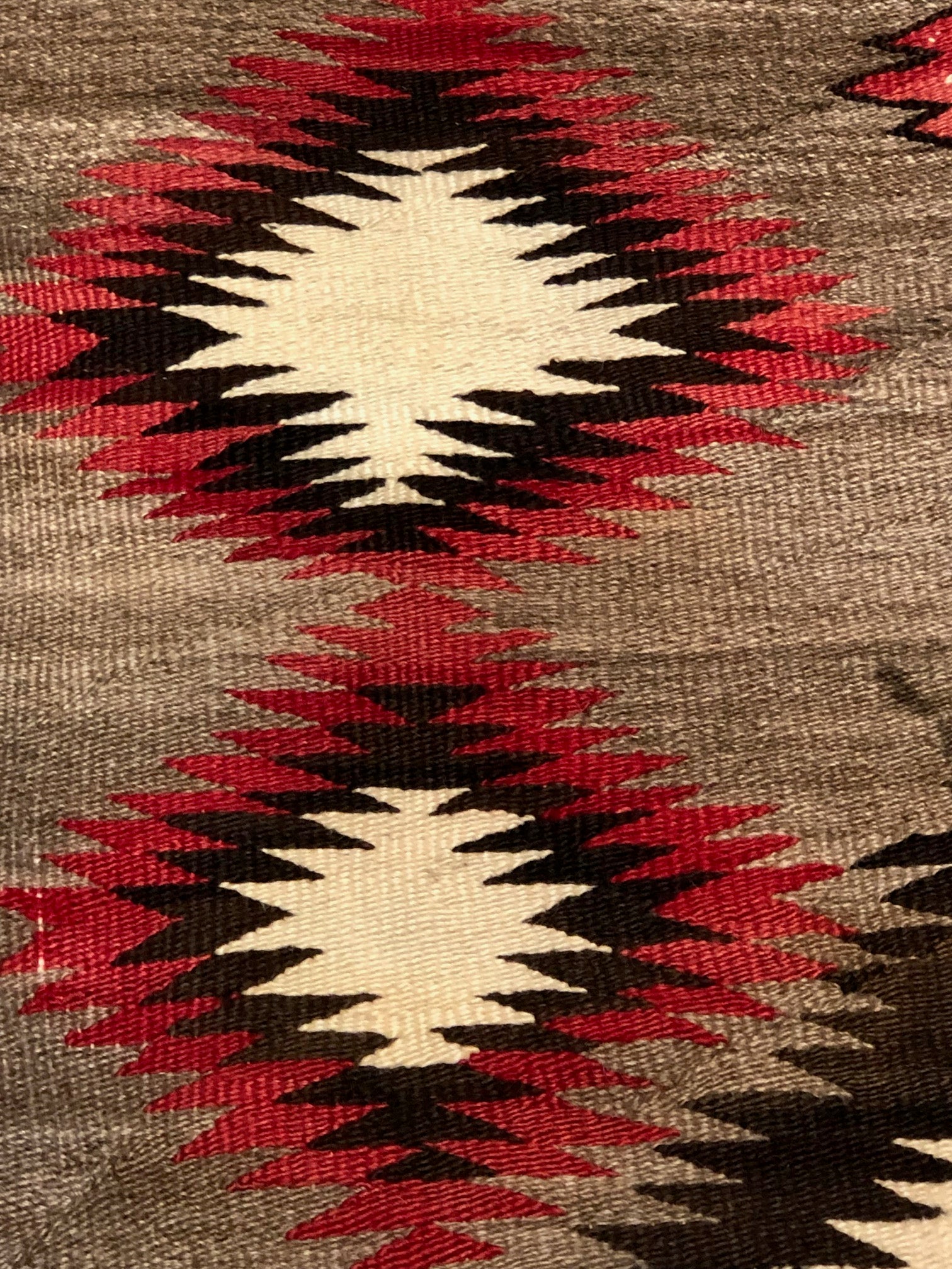 38120 Antique Navajo