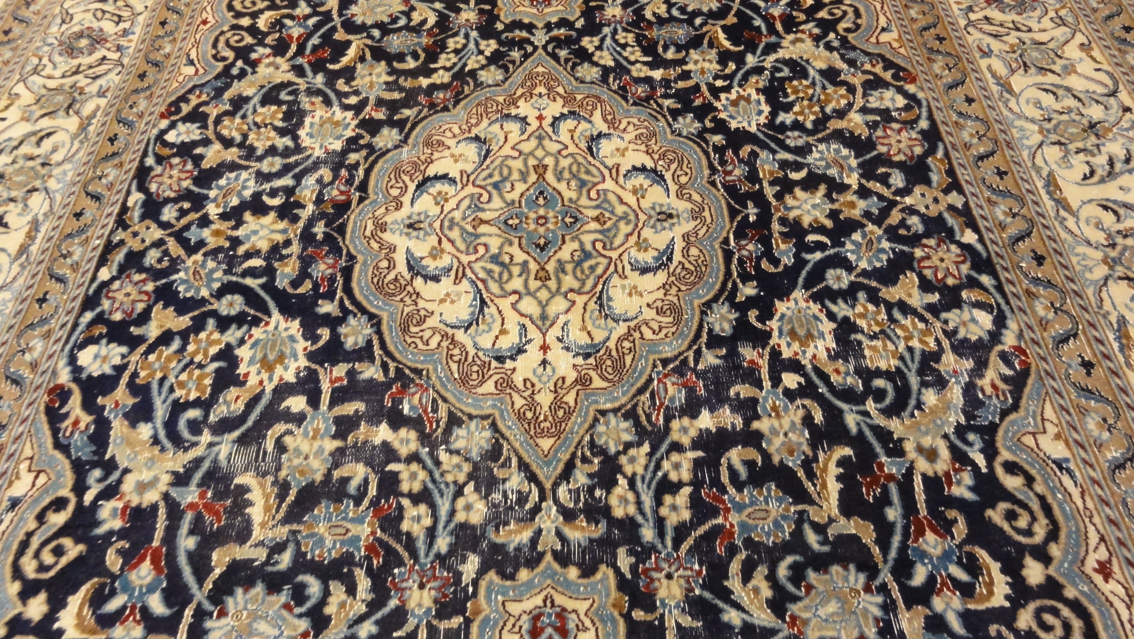 34648 Antique Nain Rug