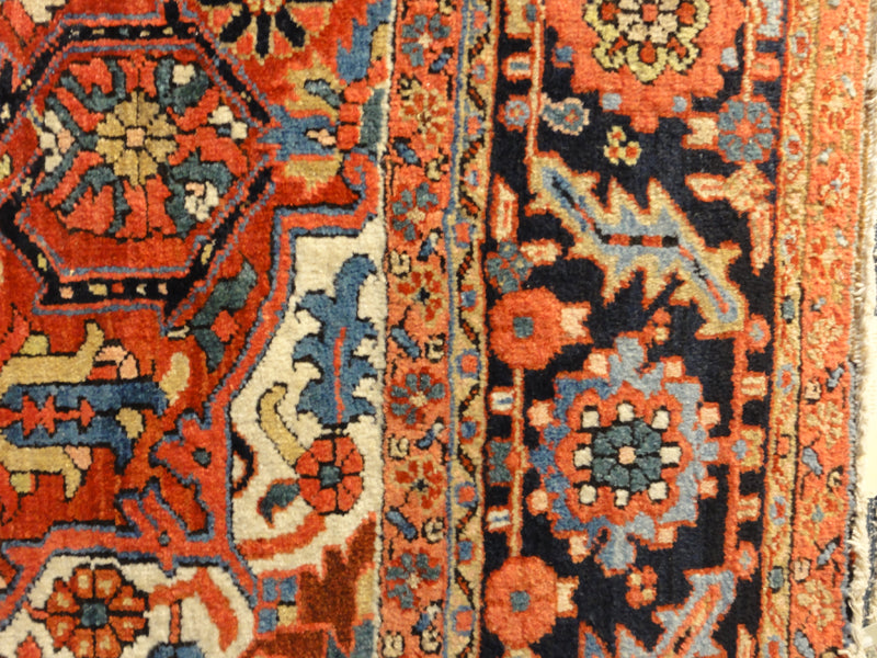 28401 Rare Antique Serapi Heriz