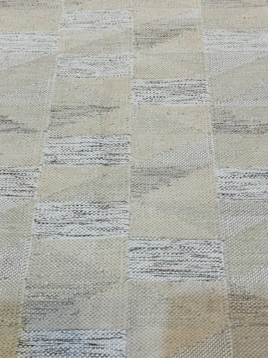 38121 Ziegler & Co. Modern Rug