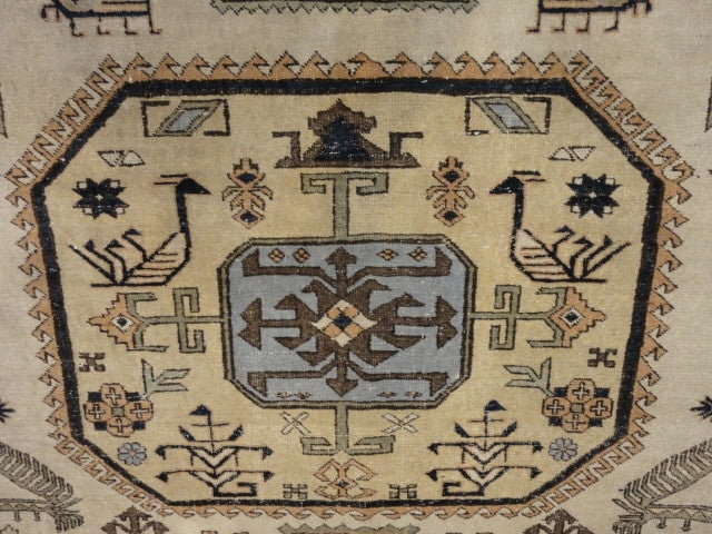 33686 Antique Caucasian Design
