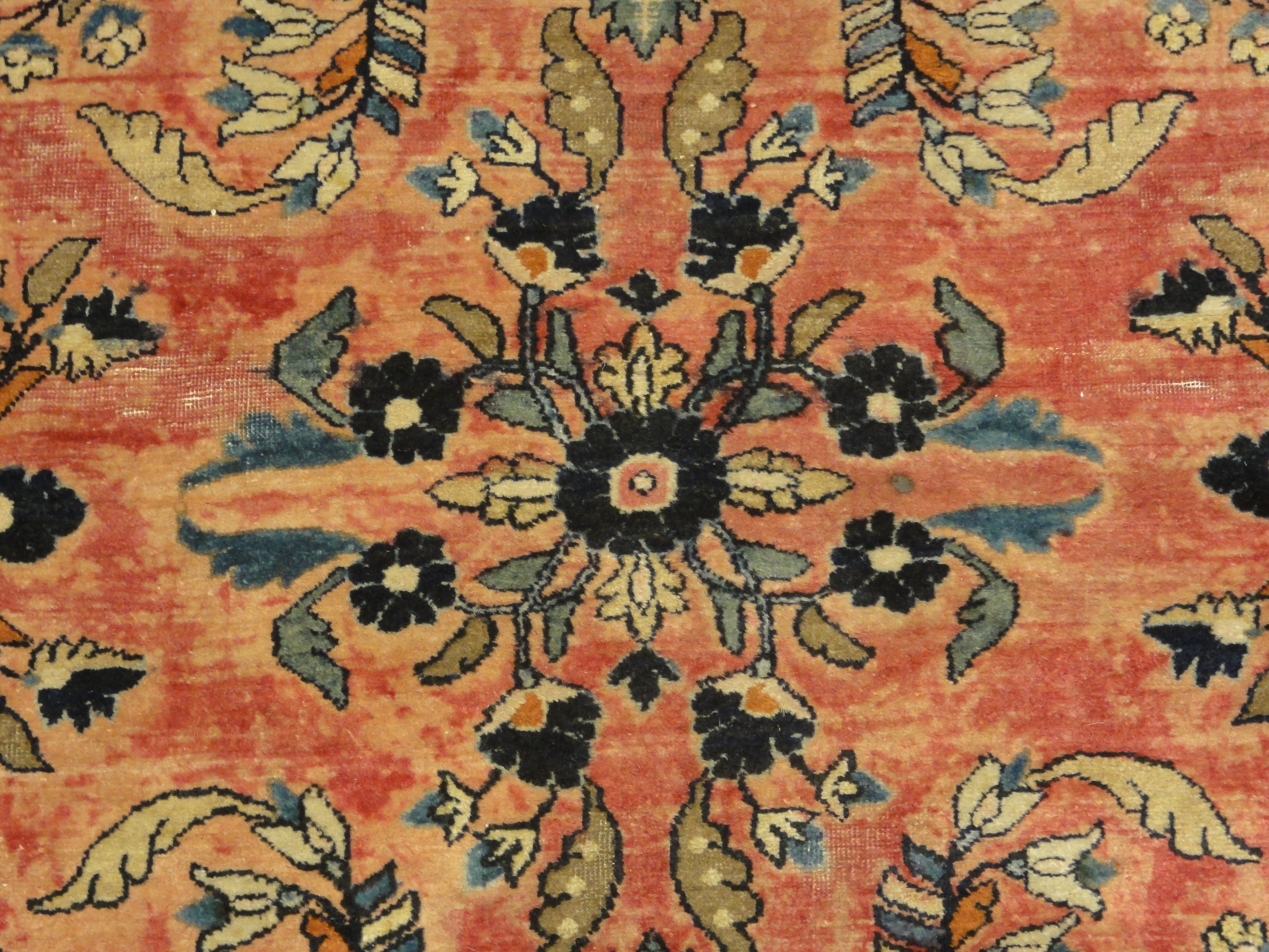 Antique Sarouk Rug 32776
