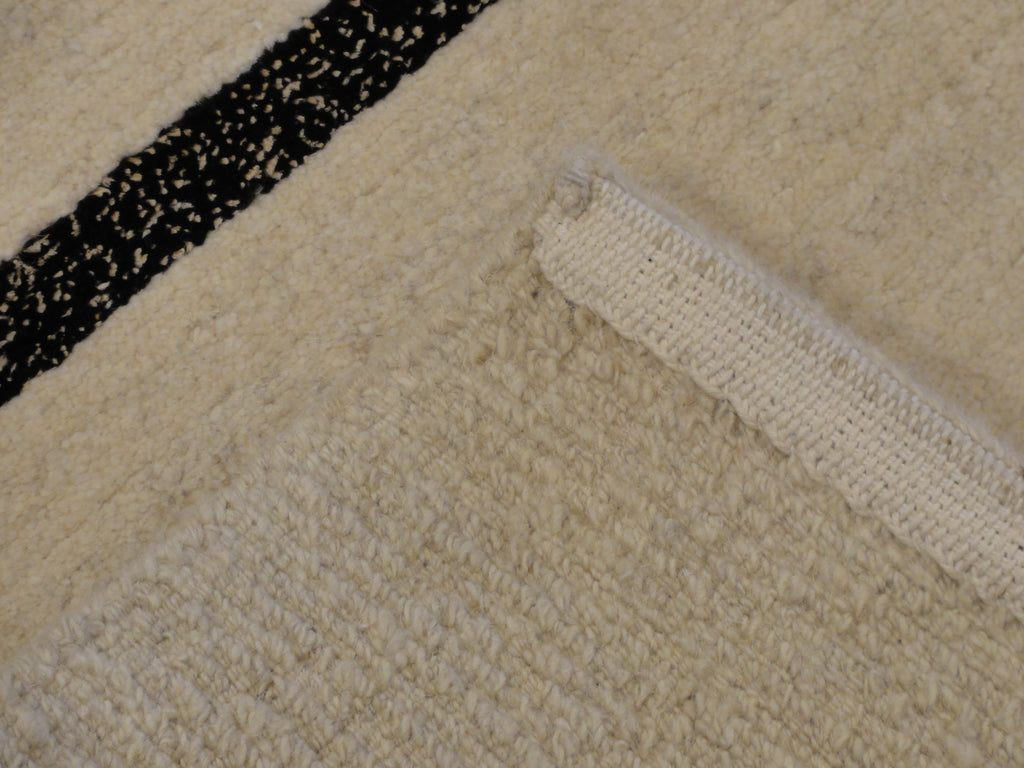 45302 Chant Black Laura Kirar