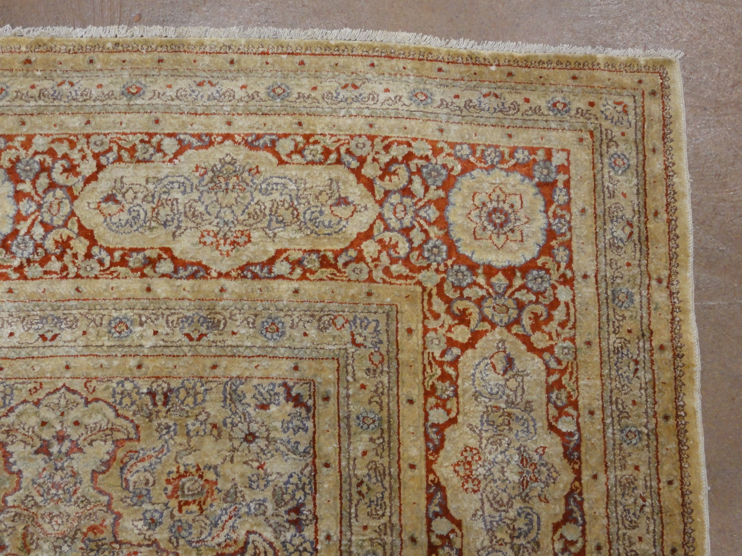 34937 Antique Silk Rug