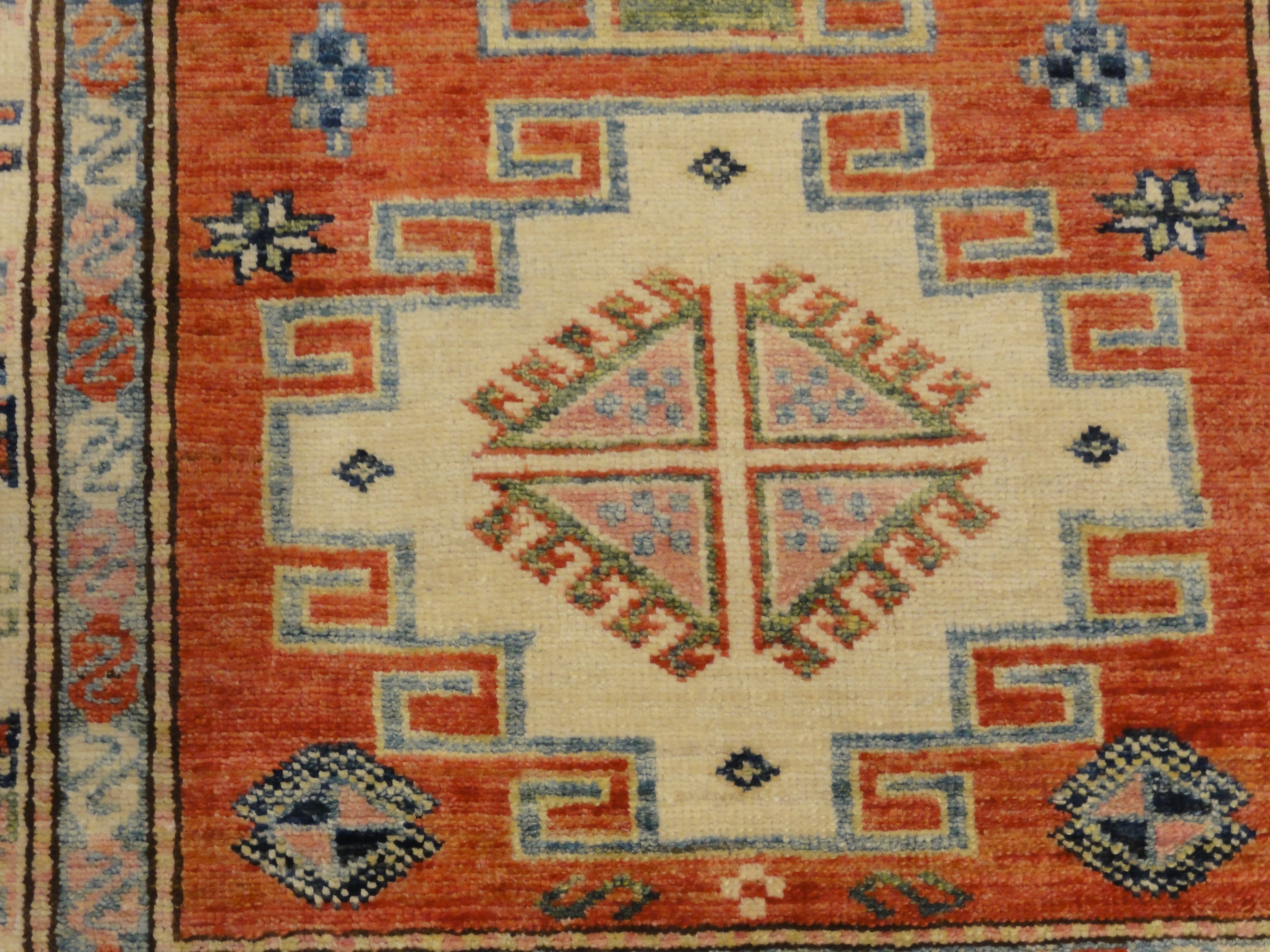 33215 Kazak Rug
