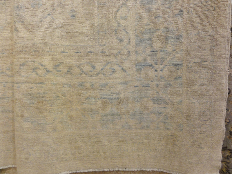 29658 Antiqued Oushak