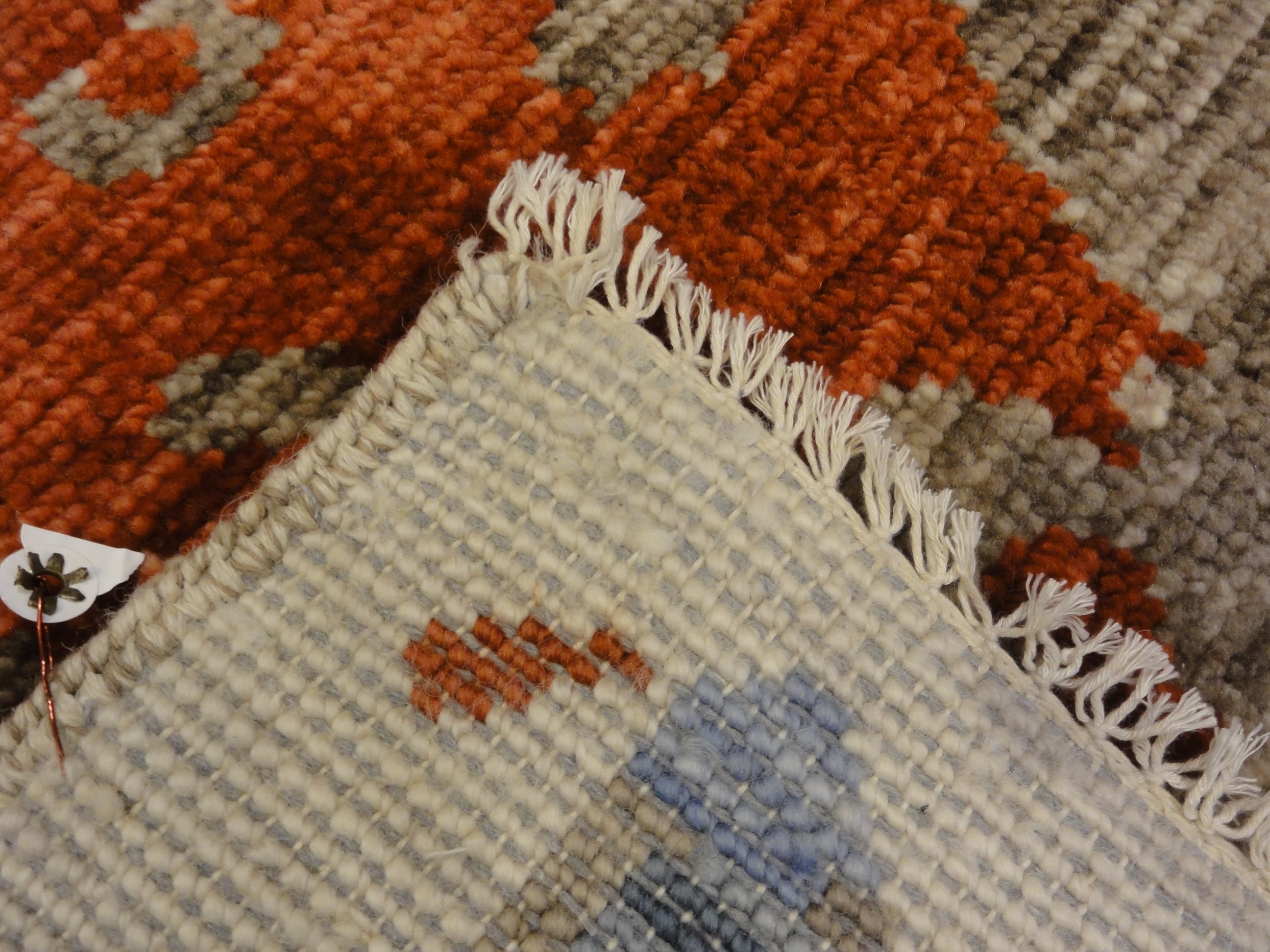 33392 Soft Silver Rug