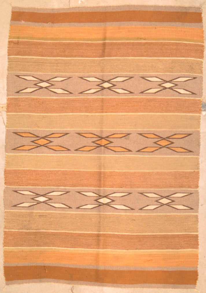 27635 American Indian crystal Rug