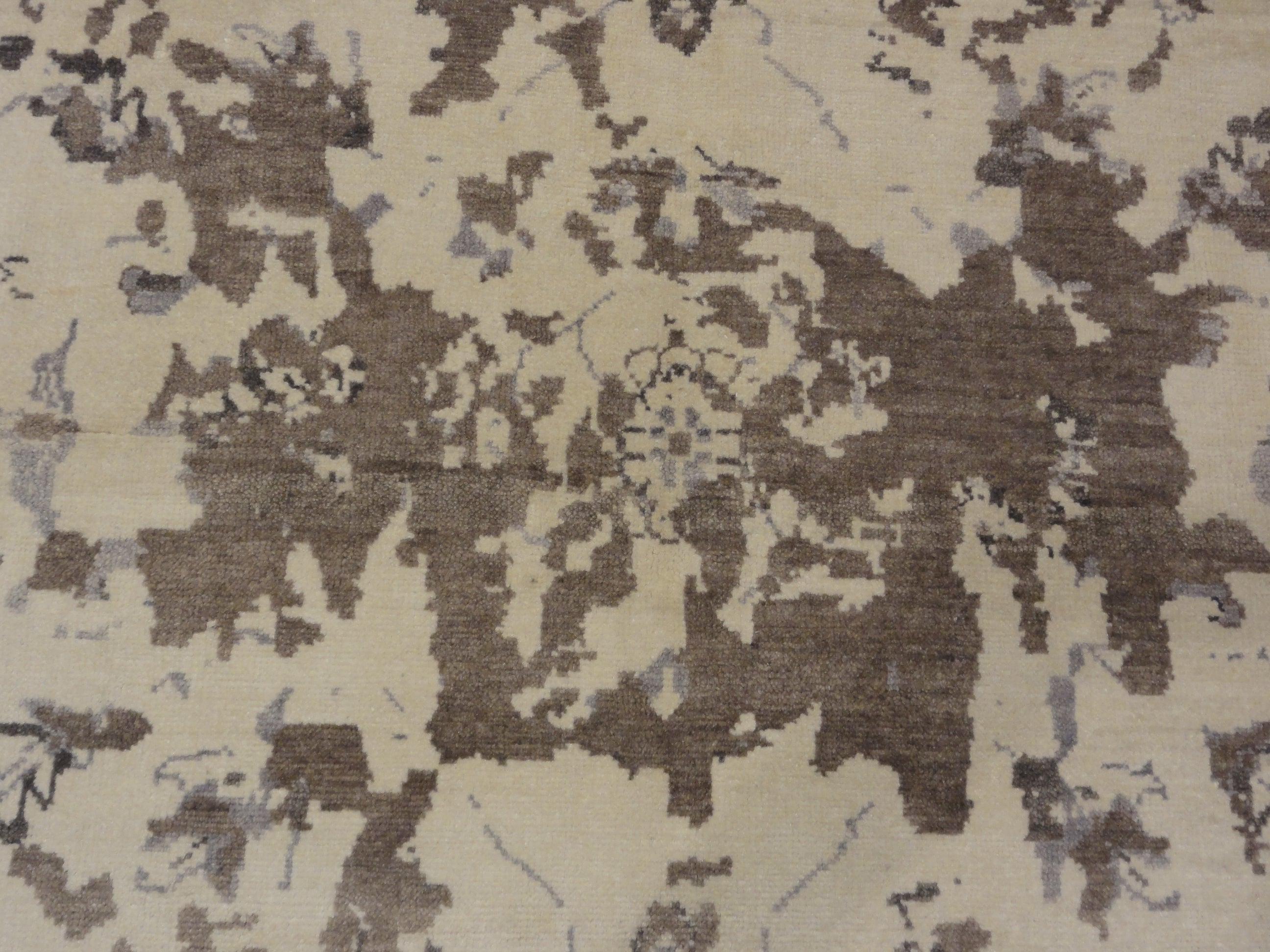 Broken Design Rug 32934