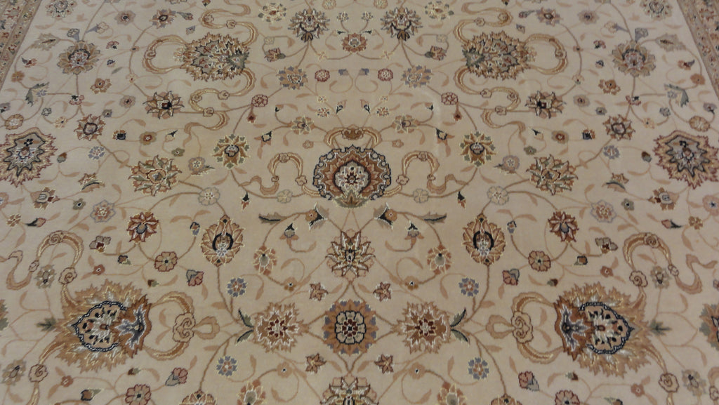 Fine Tabriz Rug 34180