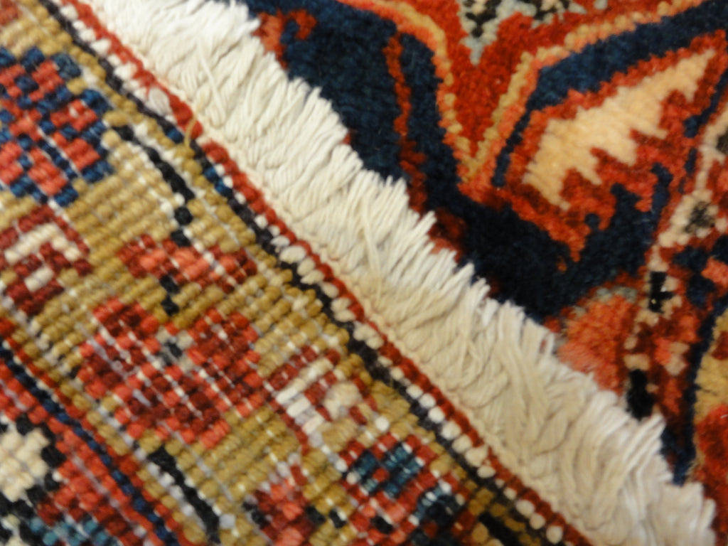 Antique Serapi Heriz 37015