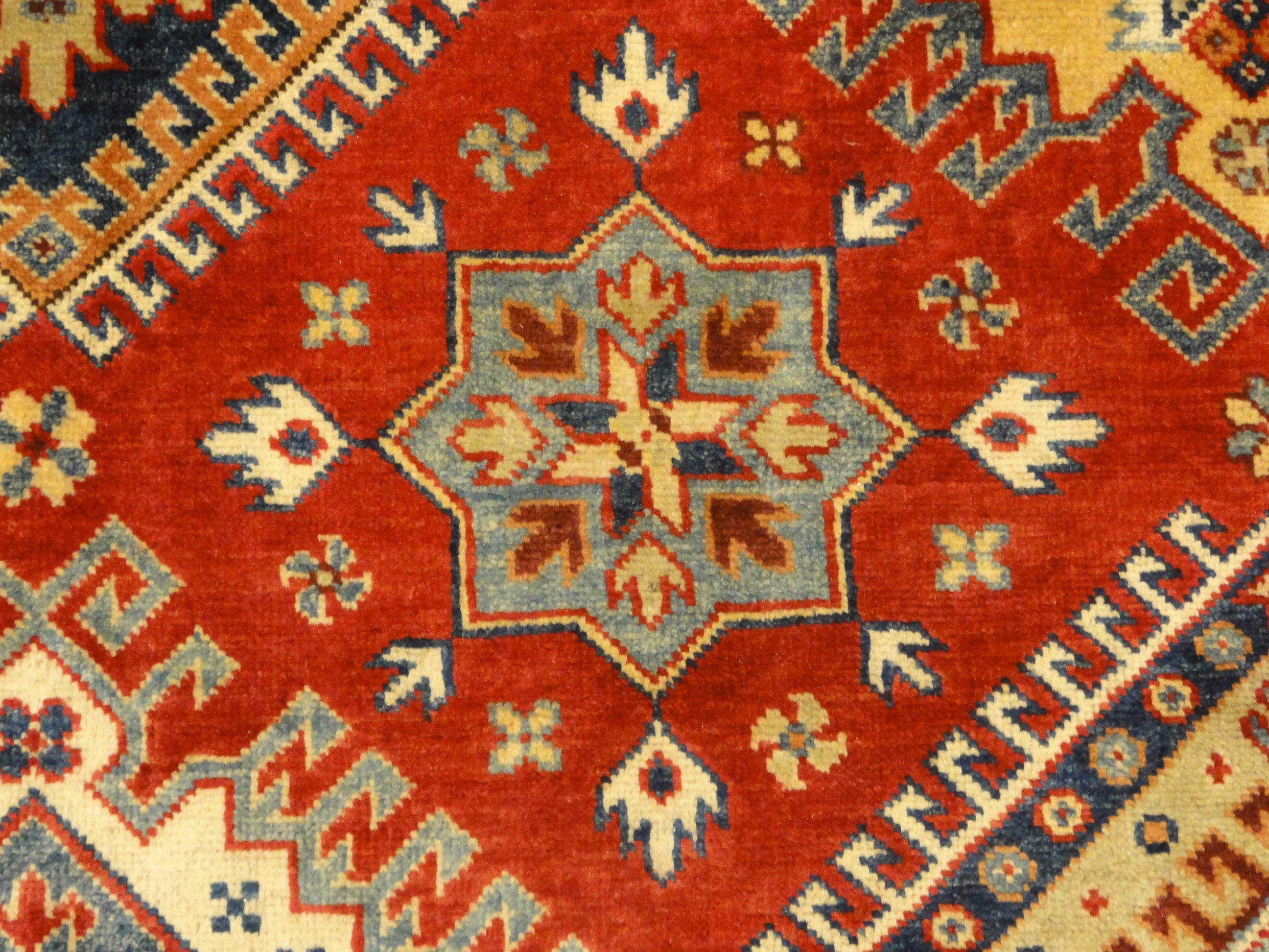 33213 Kazak Rug