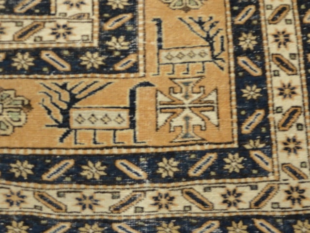 33686 Antique Caucasian Design