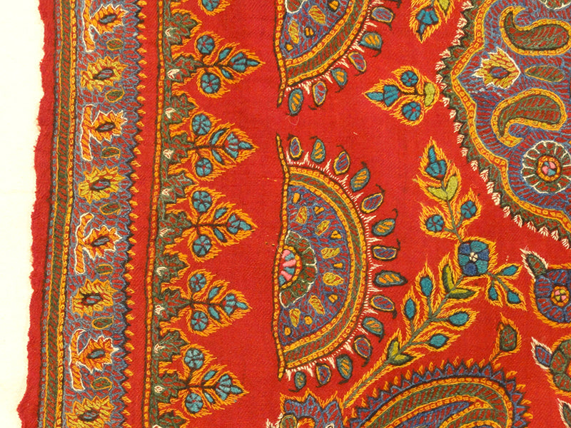 31789 Antique Suzani Kerman Patte