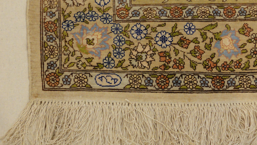 Vintage Silk Hereke 34526