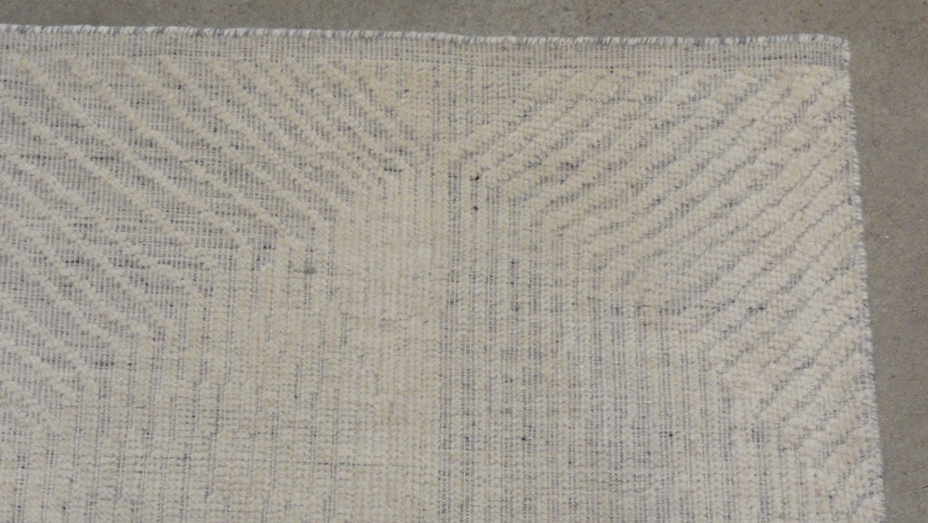 34192 Modern Ivory Rug