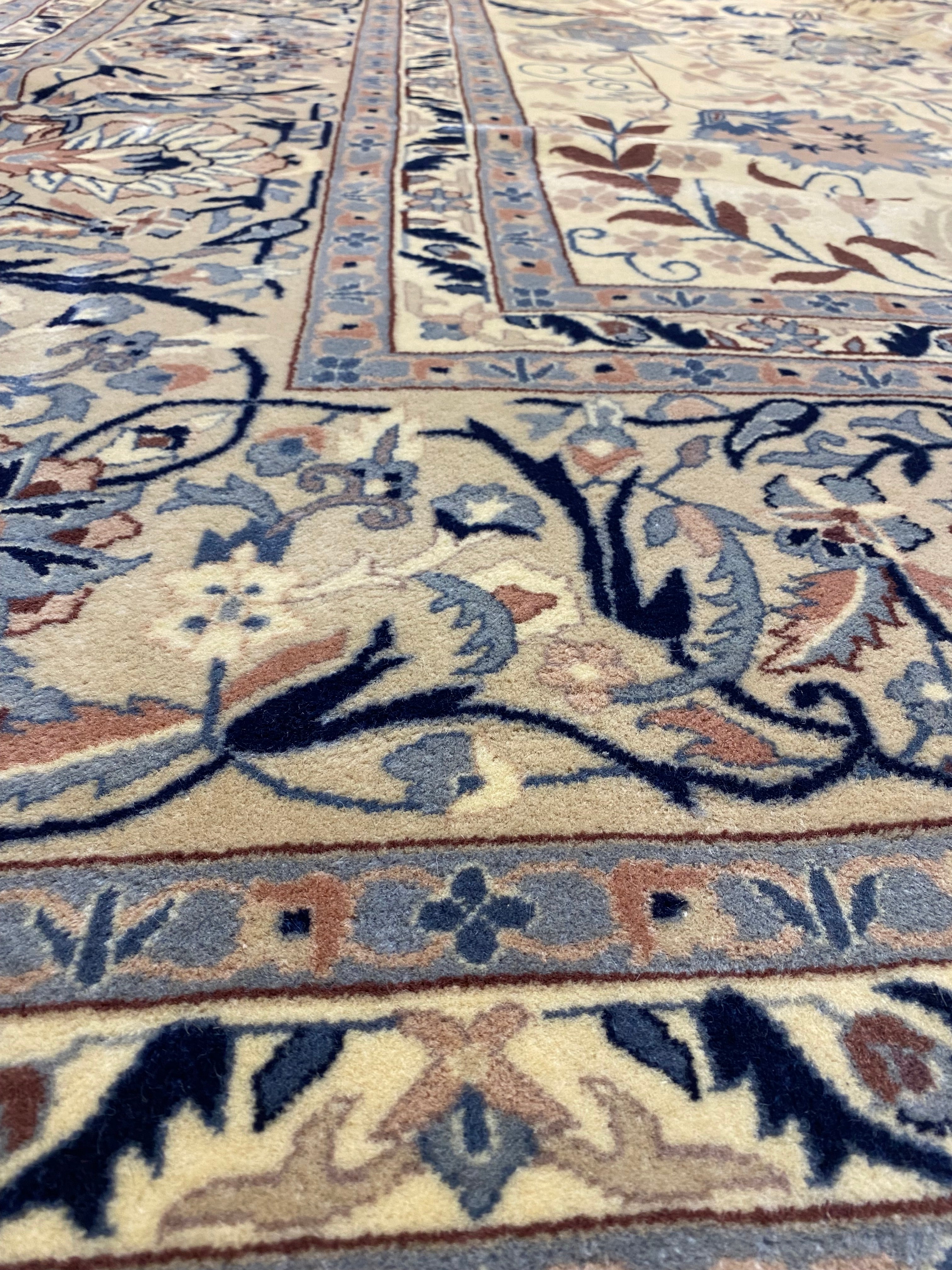 Antique Nain Rug 23072