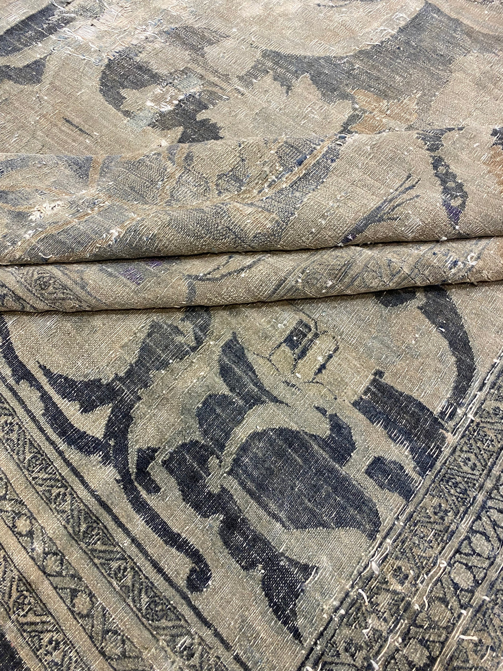 Antique Persian Dorokhsh 24331