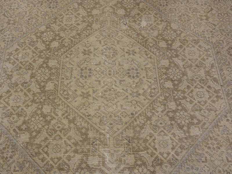 30192 Antique Persian Tabriz