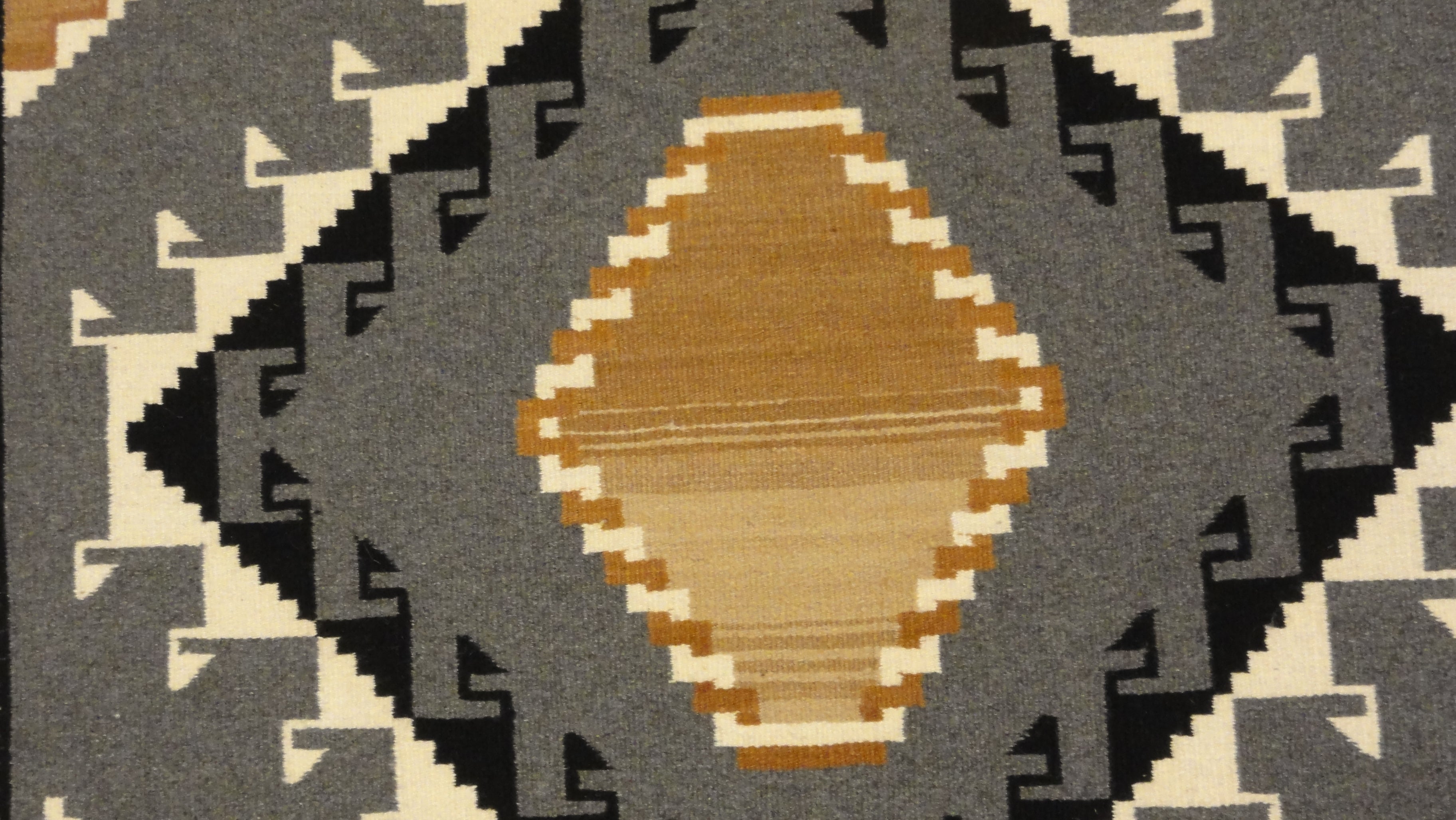 34587 Antique Navajo