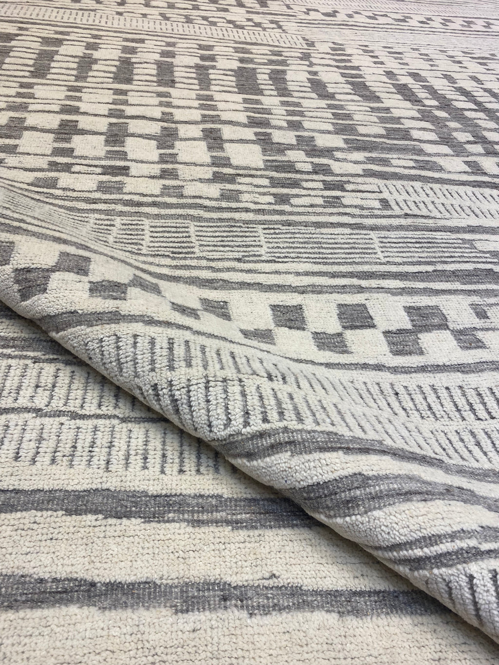 38280 Ziegler & Co. Modern Rug