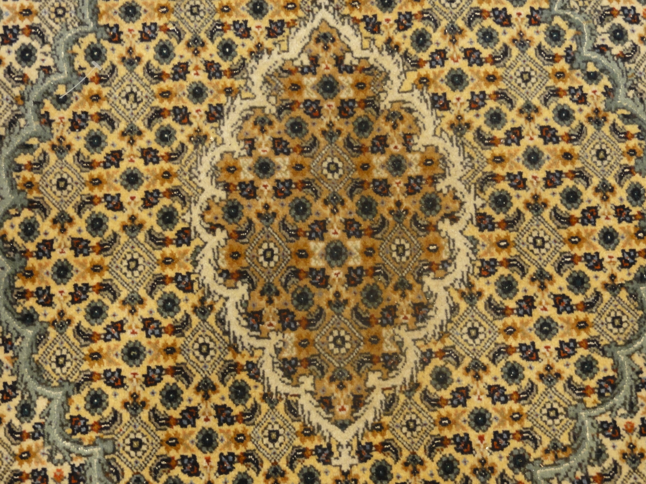 30345 Tabriz Mahi Rug