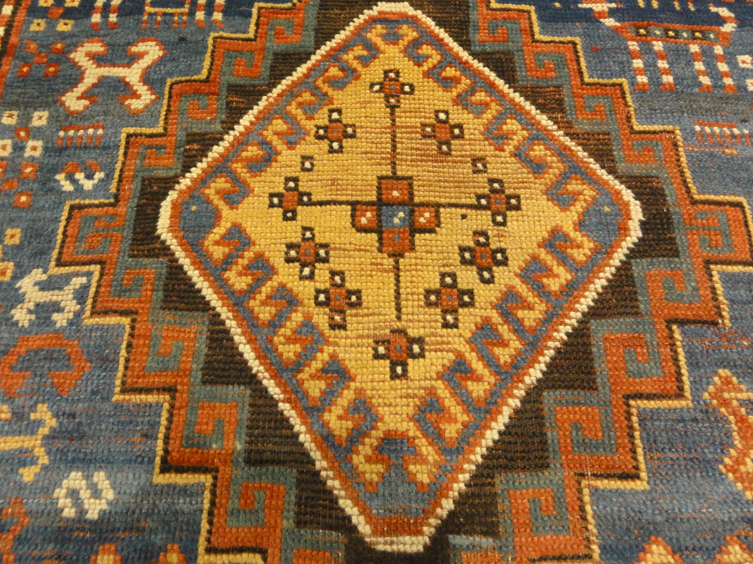 Good Quality Antique Kazak Rug from 19th Century 30488