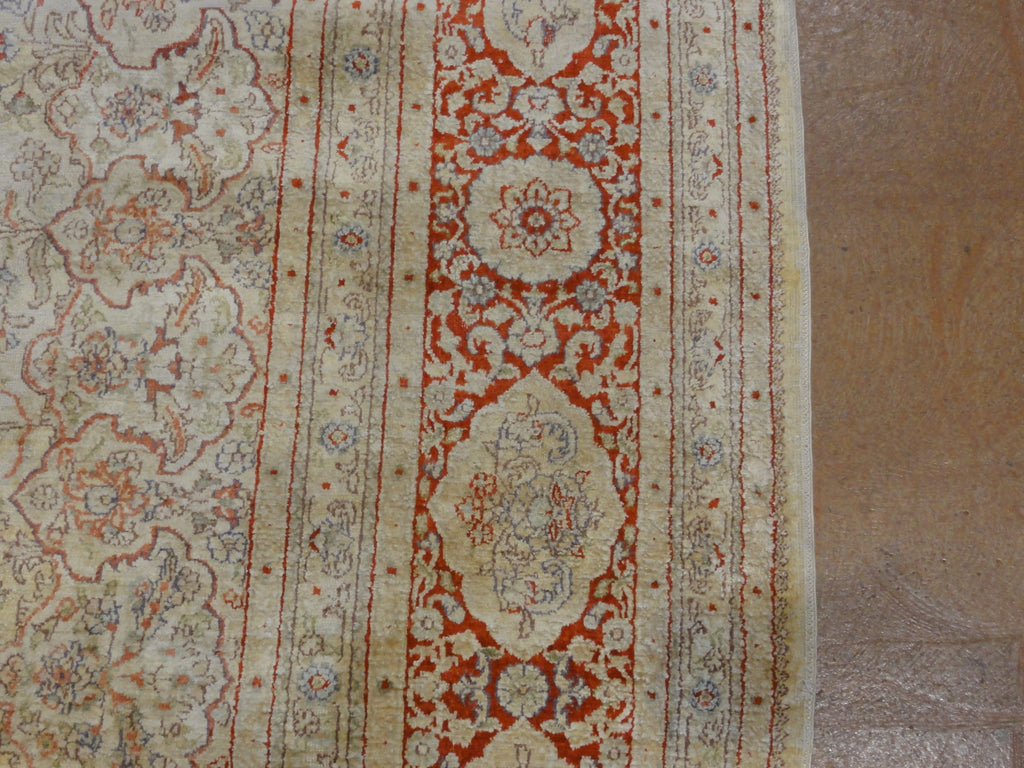 34937 Antique Silk Rug